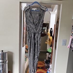 Max Studio Black and White Rayon Patterned Jumpsuit Pantsuit Medium